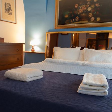Casa Vitelli - Centro Storico A Due Passi Da Tutto Apartment Terracina Bagian luar foto
