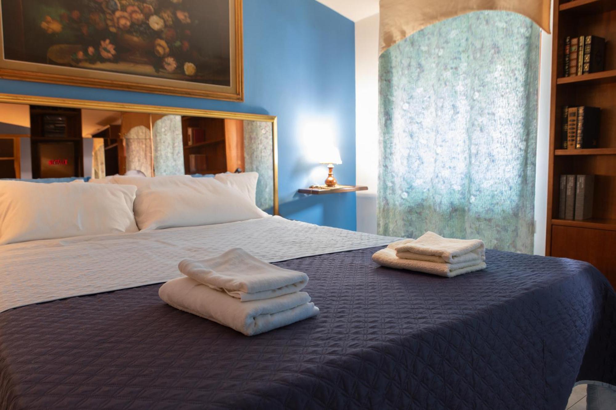 Casa Vitelli - Centro Storico A Due Passi Da Tutto Apartment Terracina Bagian luar foto