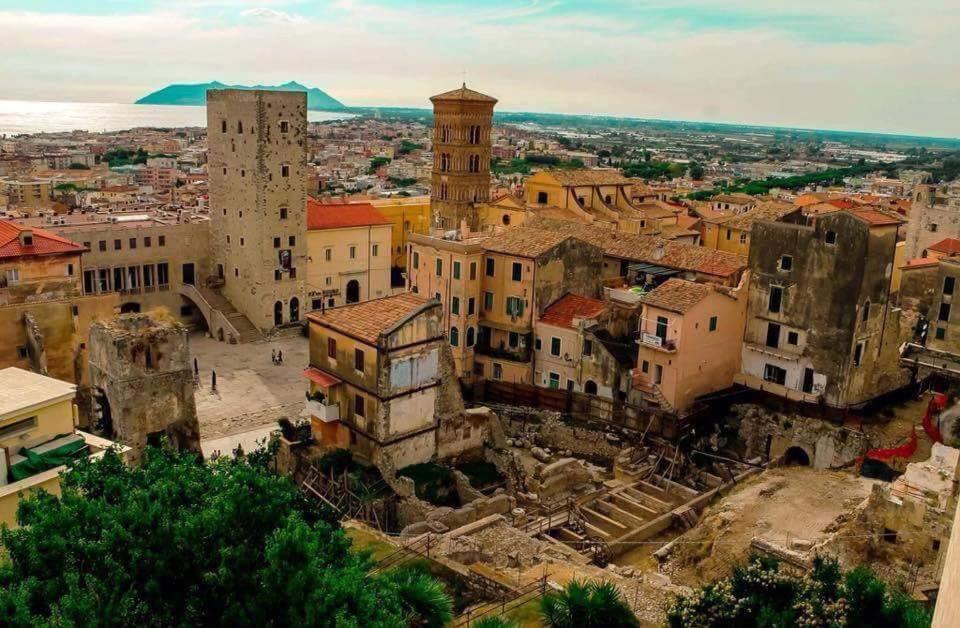 Casa Vitelli - Centro Storico A Due Passi Da Tutto Apartment Terracina Bagian luar foto