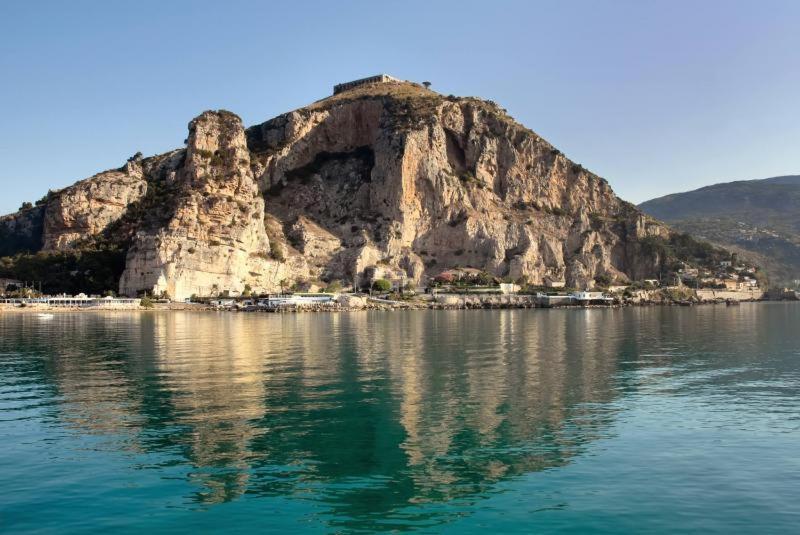 Casa Vitelli - Centro Storico A Due Passi Da Tutto Apartment Terracina Bagian luar foto