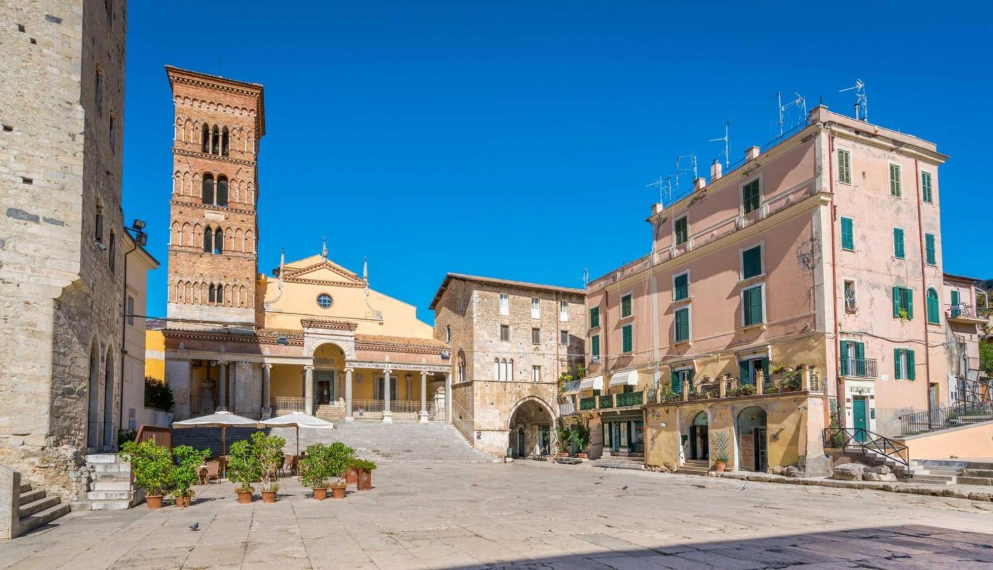 Casa Vitelli - Centro Storico A Due Passi Da Tutto Apartment Terracina Bagian luar foto