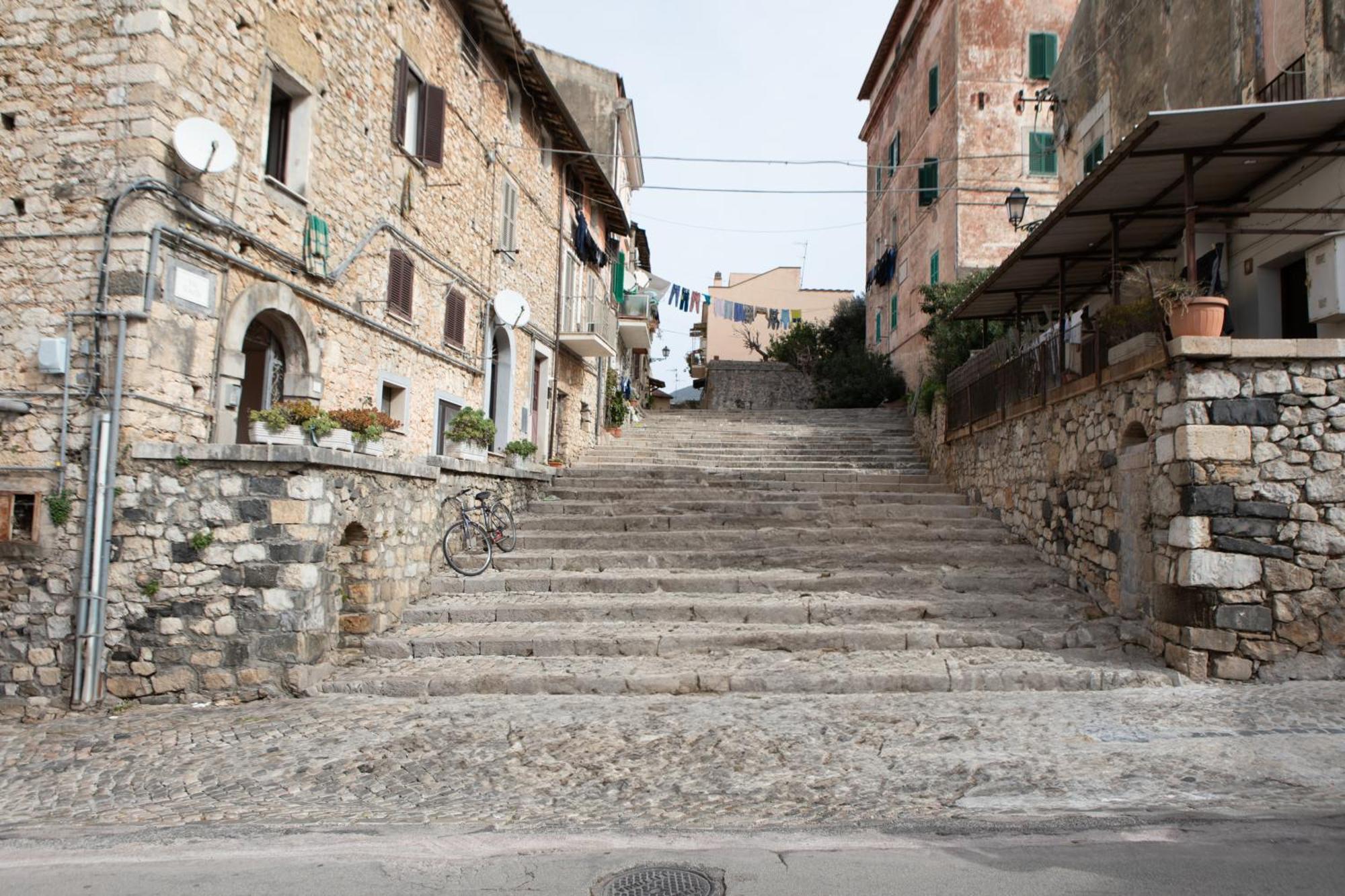 Casa Vitelli - Centro Storico A Due Passi Da Tutto Apartment Terracina Bagian luar foto